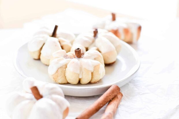 Easy Cinnamon Roll Pumpkins Recipe