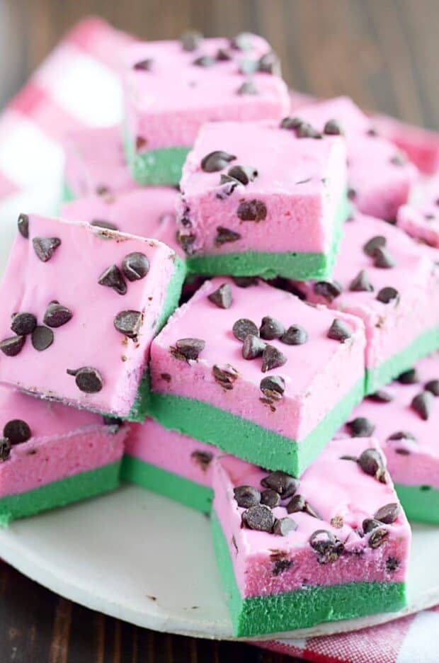 Super duper easy sweet vanilla fudge with chocolate chips. And, oh yeah! It looks like watermelon! Perfect for summer time :)